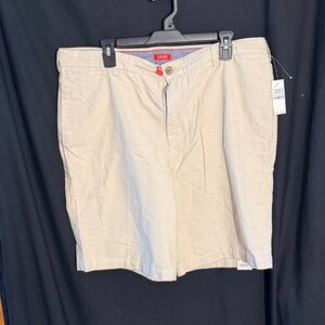 Izod Men’s Light Khaki Flat-Front Shorts